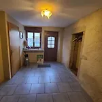 Spacieux Avec Terrasse, Confort Moderne Dans Un Cadre Verdoyant Et Propice Aux Balades. - Fr-1-589-79 *