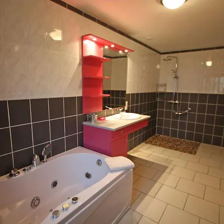 Spacieux Avec Terrasse, Confort Moderne Dans Un Cadre Verdoyant Et Propice Aux Balades. - Fr-1-589-79 בית נופש בה-לה-בה