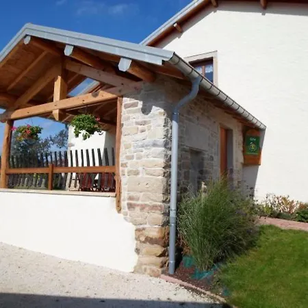 Spacieux Avec Terrasse, Confort Moderne Dans Un Cadre Verdoyant Et Propice Aux Balades. - Fr-1-589-79 *