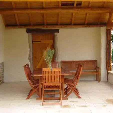 Spacieux Avec Terrasse, Confort Moderne Dans Un Cadre Verdoyant Et Propice Aux Balades. - Fr-1-589-79