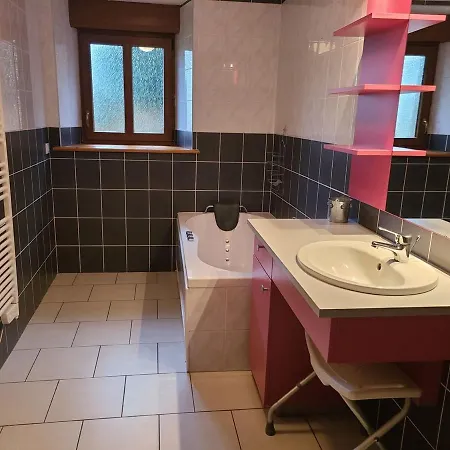 Spacieux Avec Terrasse, Confort Moderne Dans Un Cadre Verdoyant Et Propice Aux Balades. - Fr-1-589-79 בית נופש בה-לה-בה