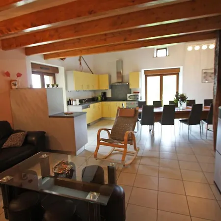 Harsault, 5 Pièces, 9 Personnes - Fr-1-589-79 * Bains-les-Bains