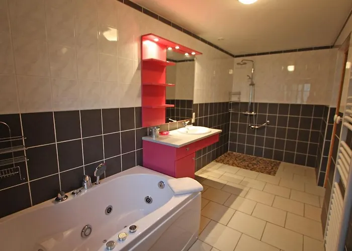 Spacieux Avec Terrasse, Confort Moderne Dans Un Cadre Verdoyant Et Propice Aux Balades. - Fr-1-589-79 Prázdninový dům Bains-les-Bains