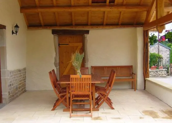 Spacieux Avec Terrasse, Confort Moderne Dans Un Cadre Verdoyant Et Propice Aux Balades. - Fr-1-589-79