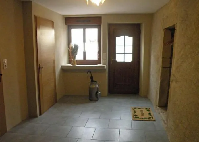 Spacieux Avec Terrasse, Confort Moderne Dans Un Cadre Verdoyant Et Propice Aux Balades. - Fr-1-589-79 *