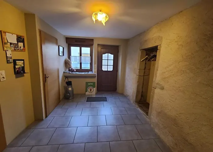 Spacieux Avec Terrasse, Confort Moderne Dans Un Cadre Verdoyant Et Propice Aux Balades. - Fr-1-589-79 *